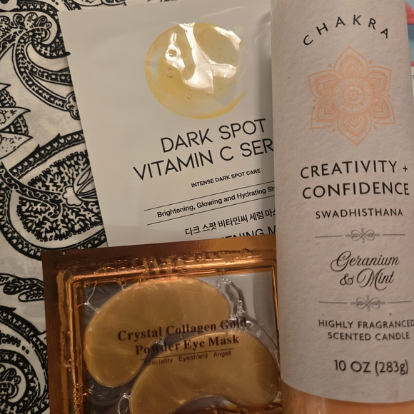 7 Items Chakra Candle, 2 Face Masks, Eye Masks, 2 Shower St And GB Exf Lip Scrub - Picture 3 of 4